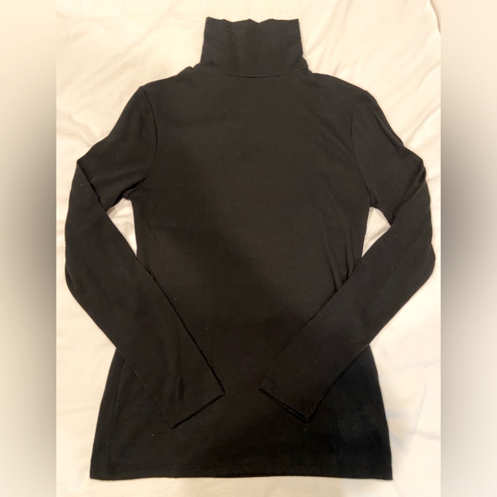 Women's Light Weight Turtle Neck Top